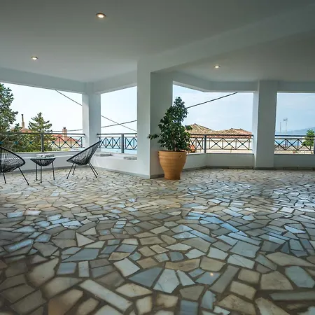 Magical Seaside Town Boutique Apts 1 Апартаменты *