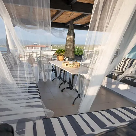 Magical Seaside Town Boutique Apts 1 Апартаменты