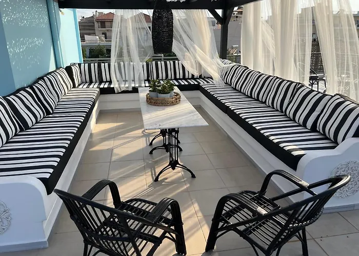 Magical Seaside Town Boutique Apts 1 *