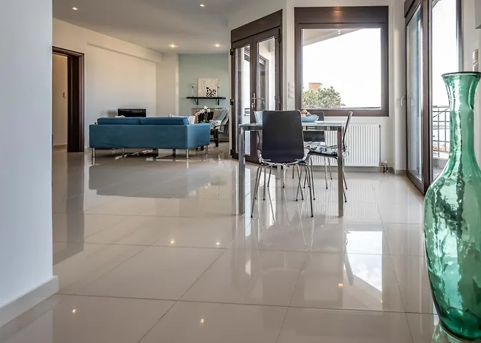 Magical Seaside Town Boutique Apts 1 *