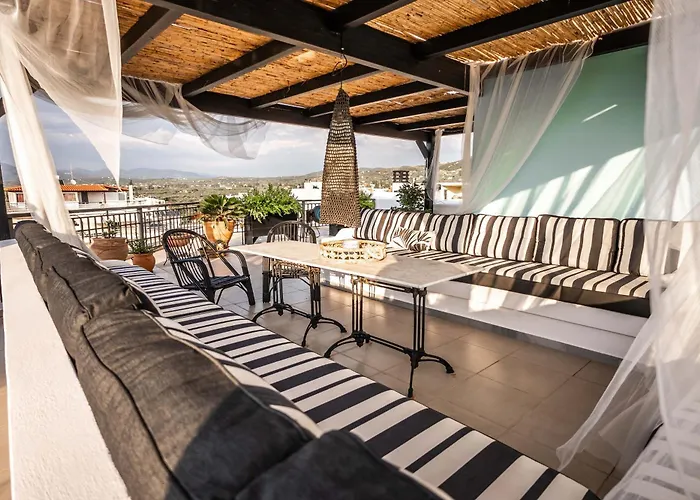 Magical Seaside Town Boutique Apts 1 Апартаменты *